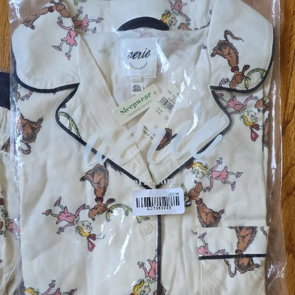Aerie Cream Pajama Set with Cindy Lou Print - Picture 1 of 4